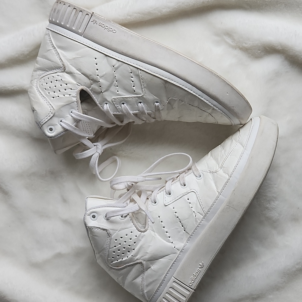 Adidas size 5.5 womans white paper sneaker